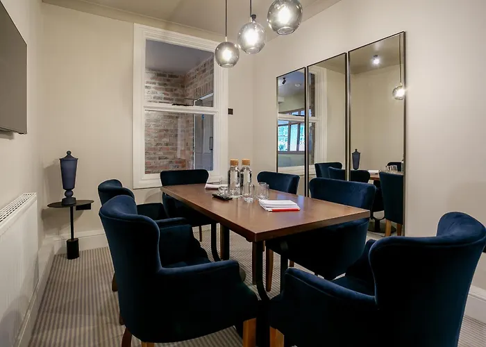 New Holgate Hotel 4*