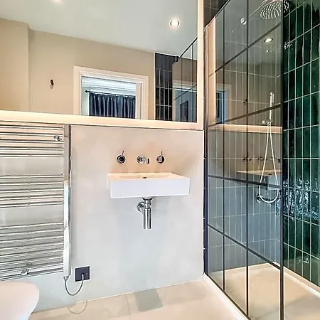 New Holgate Hotel