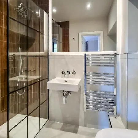 New Holgate Hotel 4*